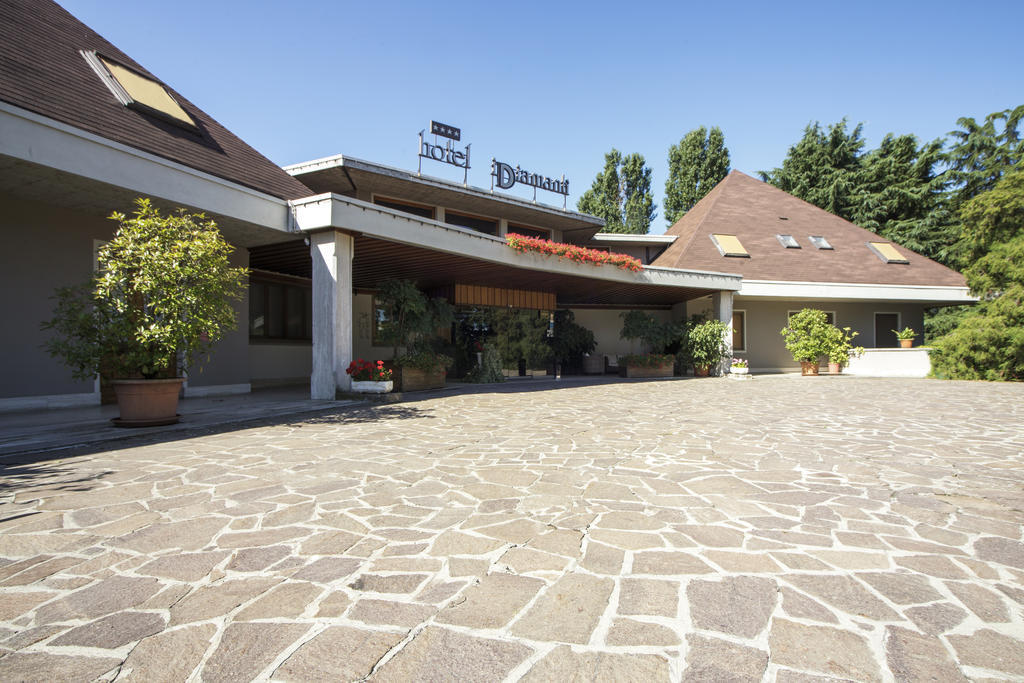 Hotel I Diamanti Garlasco Exteriör bild